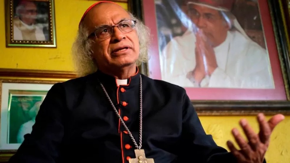 O cardeal Brenes, a mais alta autoridade católica na Nicarágua, deixou de ser uma figura combativa para suavizar sua posição contra o governo — Foto: Getty Images/Via BBC