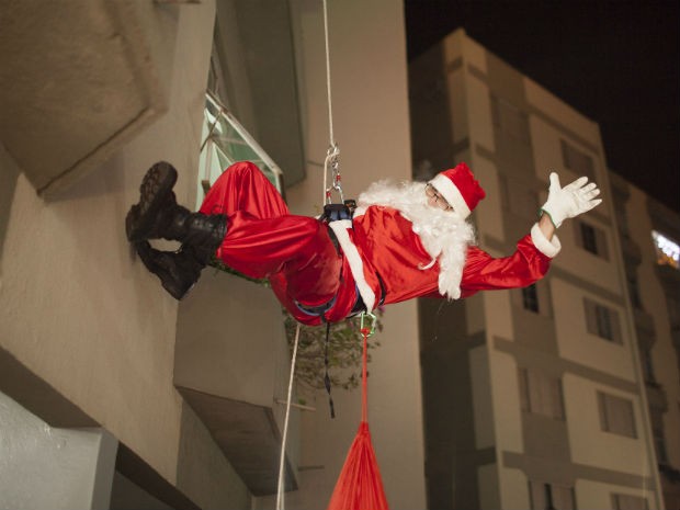 G1 - Desempregados tentam salvar o ano trabalhando pela 1ª vez de papai noel  - notícias em São Paulo