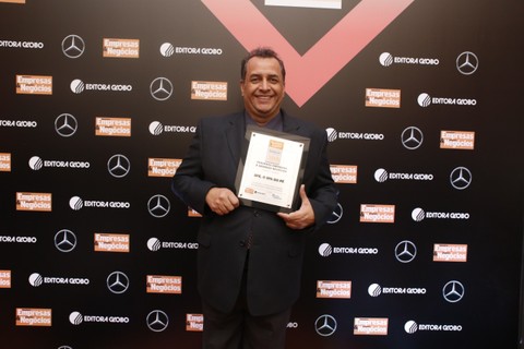 Luiz Pedreira, da Spé, o Spa do Pé, recebeu troféu durante o evento