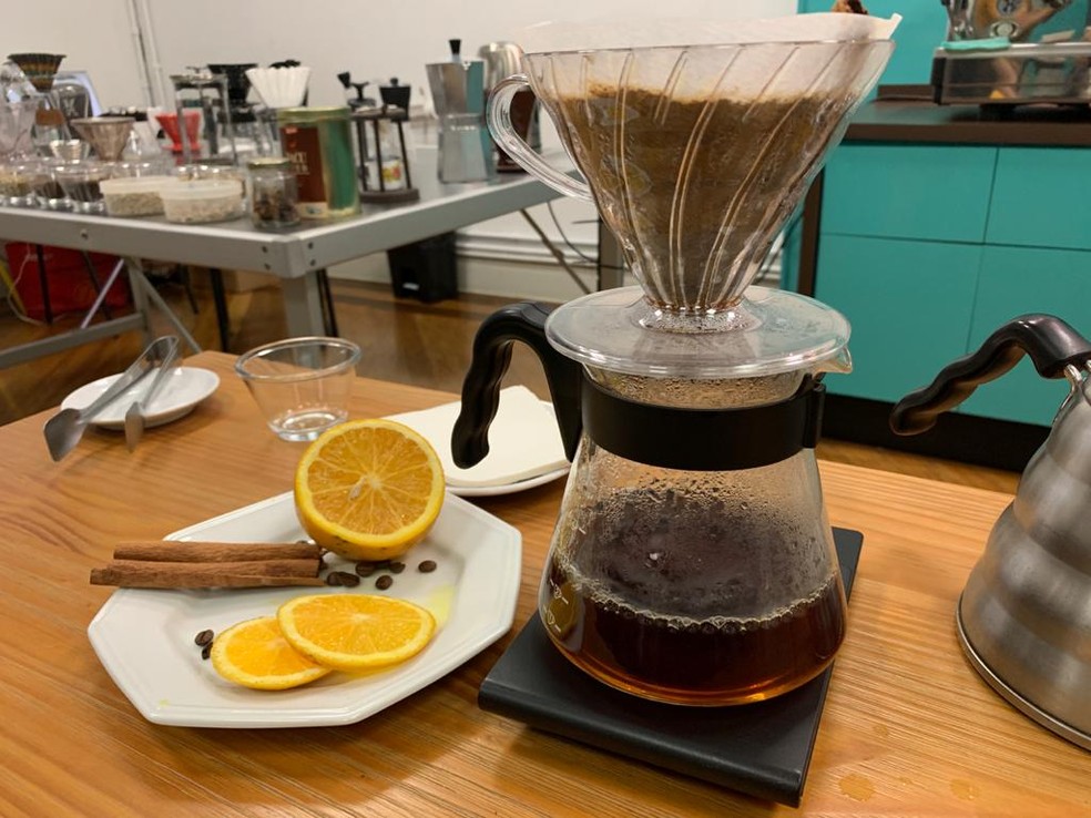 Ingredientes para o preparo do café com laranja e canela — Foto: Museu do Café