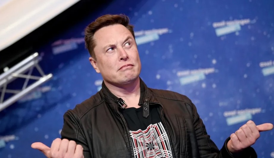 Musk faz enquete para decidir se continua no comando da empresa