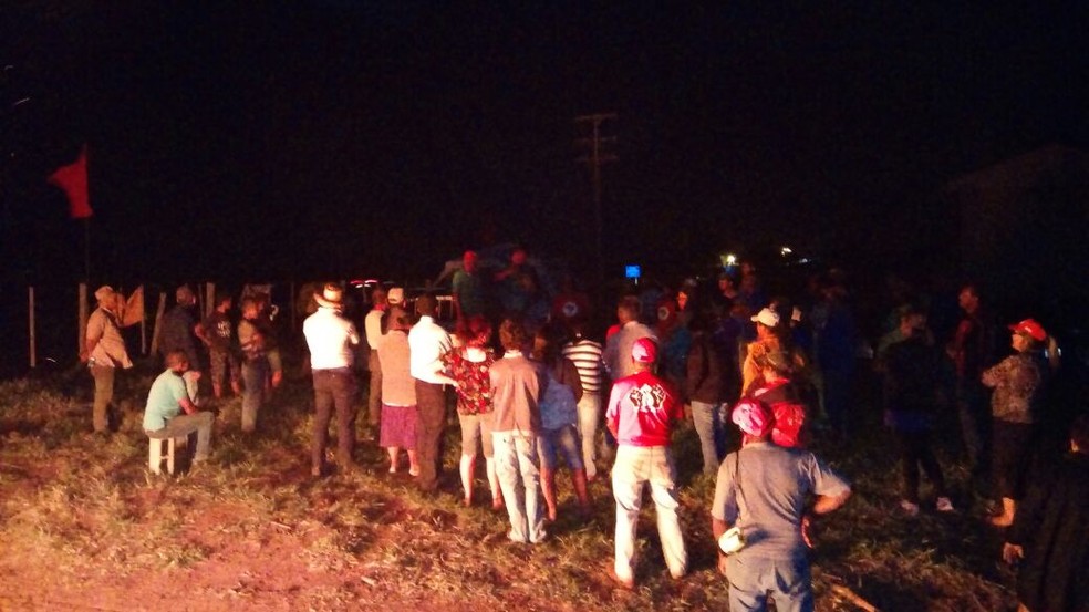 MSL invadiu a propriedade rural na noite desta quarta-feira (6) (Foto: Movimento Social de Luta Campo e Cidade/Cedida)