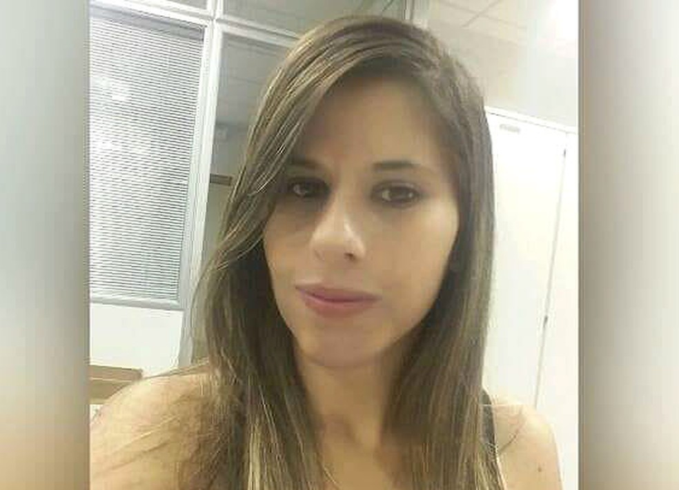 Janaína Romão Lucio, de 30 anos, foi morta a facadas pelo ex-marido em Santa Maria, no Distrito Federal (Foto: Arquivo pessoal)