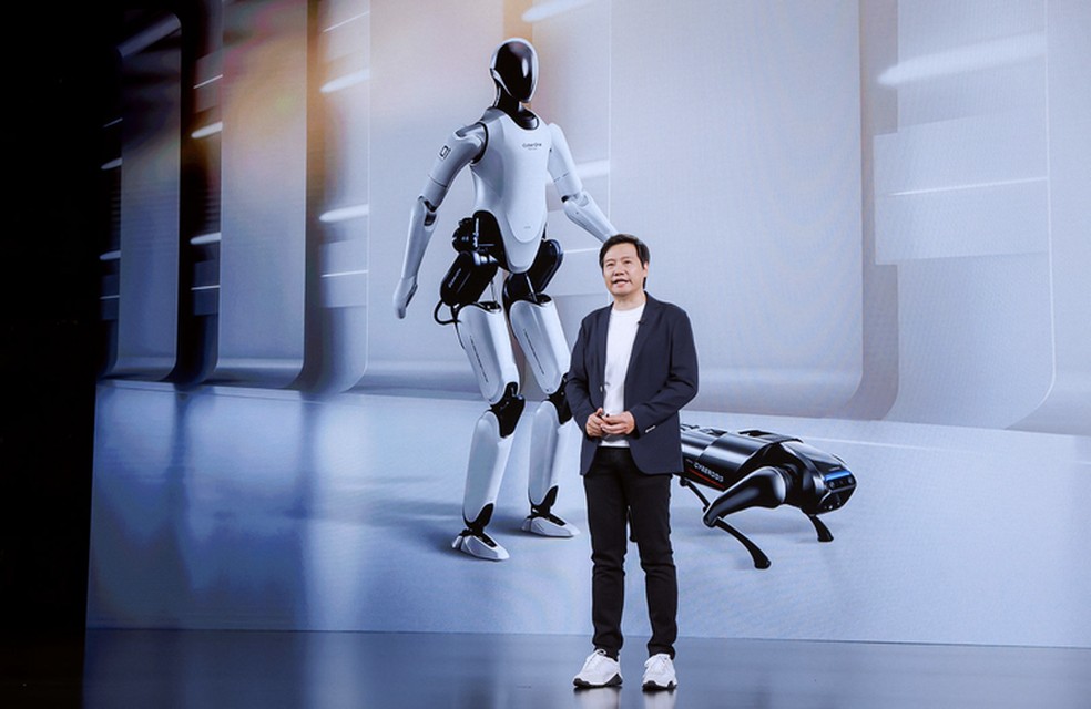 Lei Jun, presidente da Xiaomi, apresentando o novo robô da empresa  — Foto: Xiaomi