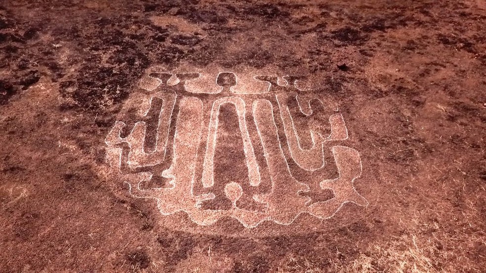 Gravuras eram consideradas sagradas e reverenciadas pela população local — Foto: BBC Marathi