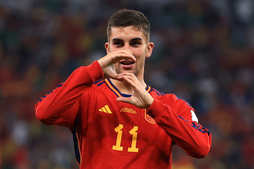 Espanha confirma o favoritismo e atropela a Costa Rica por 7 a 0