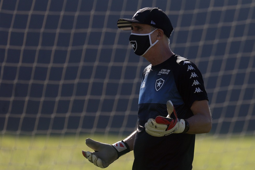 O preparador de goleiros do Botafogo, Flavio Tenius — Foto: Vitor Silva/Botafogo