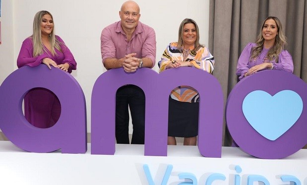Juliana Farias, Cléber Soares, Carla Sarni e Thais Farias: Amo Vacinas crescerá com franquias (Foto: Divulgação)
