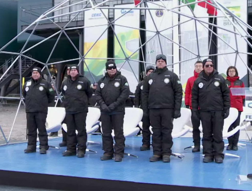 A inauguração da Estação Antártica Comandante Ferraz foi adiada por conta do mau tempo. O vice-presidente Hamilton Mourão participou do evento. — Foto: Reprodução/TV Brasil