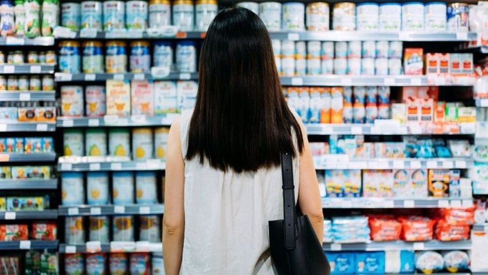 Alta do dólar ajuda a explicar alta nos preços de uma série de alimentos — Foto: Getty Images via BBC