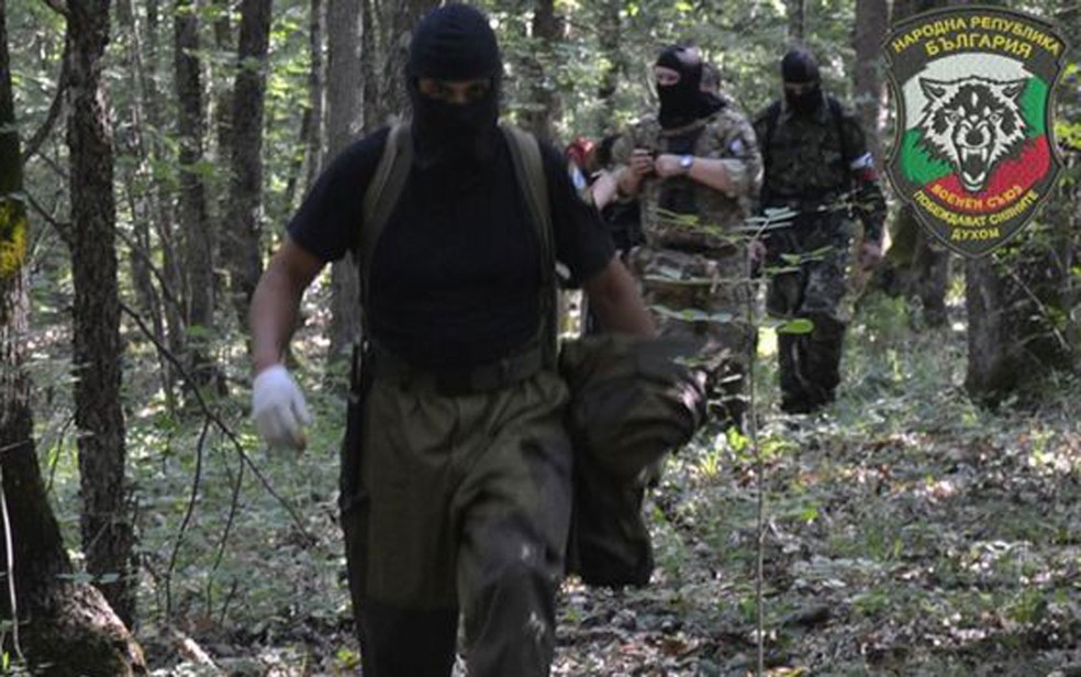 A Anistia Internacional acusa o governo búlgaro de tolerar e incentivar as atividades desses 'guardas de fronteiras voluntários' (Foto: União Militar Búlgara Vasil Levski/Shipka )