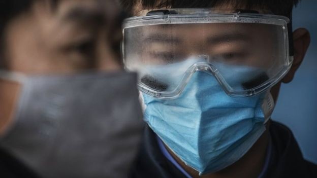 A Organização Mundial da Saúde decretou uma situação de emergência de saúde pública de interesse internacional diante do novo vírus (Foto: Getty Images via BBC News)