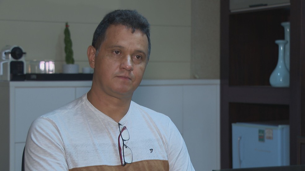 Policial militar aposentado Ronaldo Machado foi atingido por arma na perna, no DF — Foto: TV Globo/Reprodução