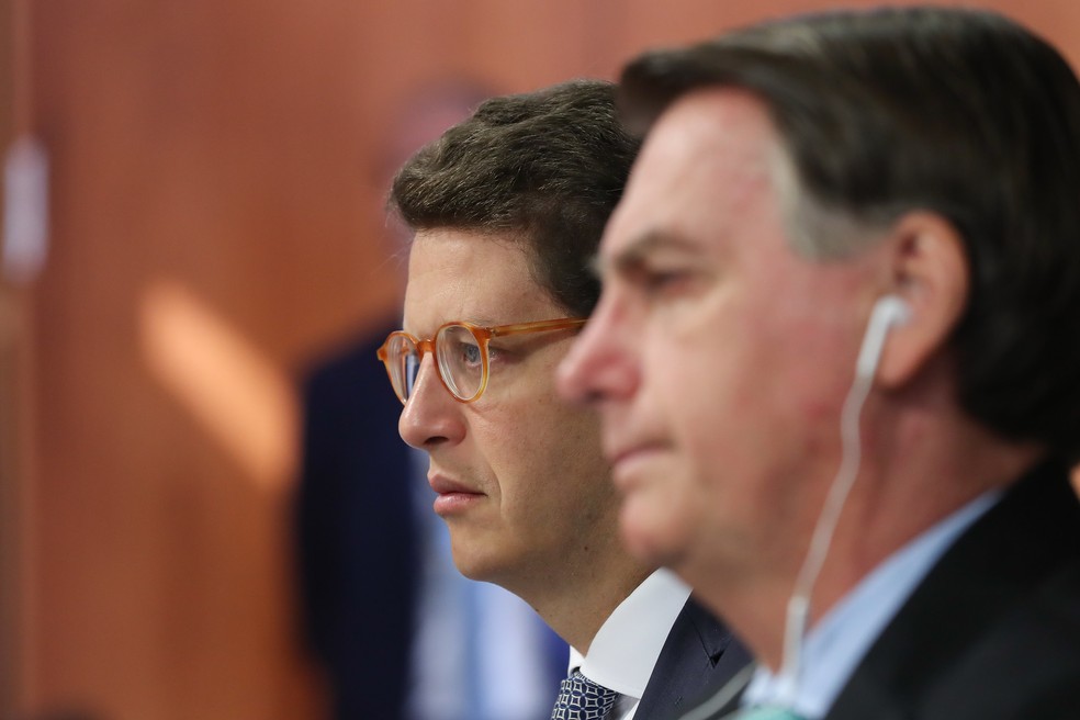 Bolsonaro e o ministro do Meio Ambiente, Ricardo Salles, na Cúpula dos Lideres Sobre o Clima nesta quinta-feira (22). — Foto: Marcos Corrêa/PR