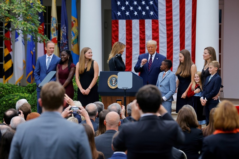 Presidente dos EUA, Donald Trump, durante evento na Casa Branca para anunciar a nomeação de Amy Coney Barrett — Foto: Carlos Barria/Reuters