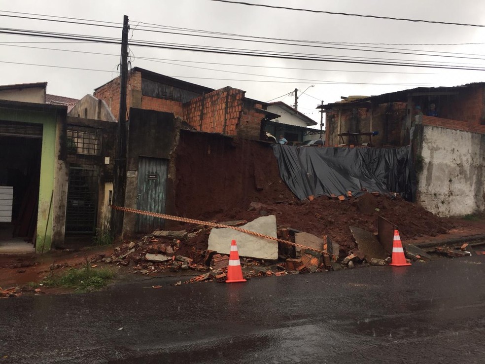 Defesa Civil isolou os trechos e ninguém ficou ferido — Foto: Defesa Civil/Divulgação