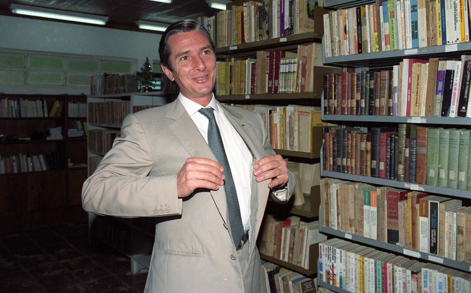 Collor na biblioteca da Casa da Dinda, em 1992