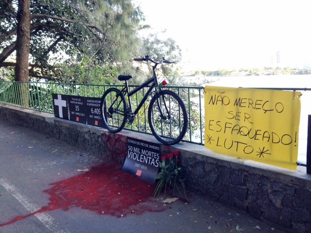 Rio da Paz fez ato no local do crime (Foto: Káthia Mello / G1)