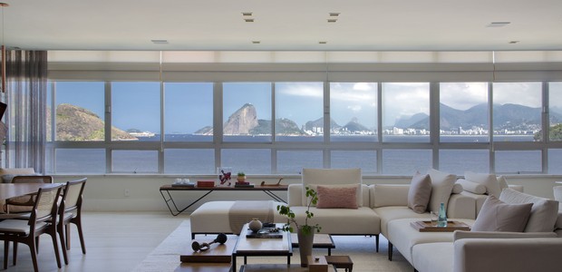 Apê de 400 m² tem vista para obra de Niemeyer em Niterói  (Foto: @DenilsonMachadoMCA / @mca_estudio)