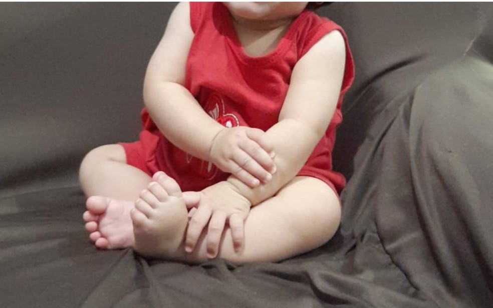 Bebê que recebeu o equivalente a seis doses da vacina Pfizer está bem, mas segue sendo monitorada por médicos. — Foto: Arquivo pessoal
