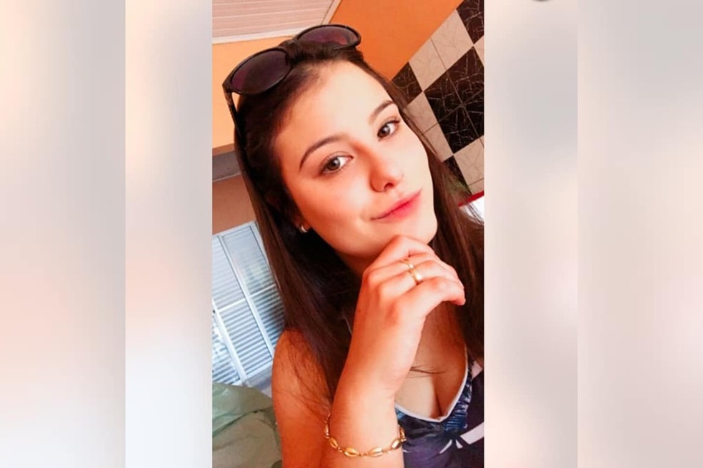 Polícia investiga desaparecimento da jovem Paula Schaiane Perin Portes  — Foto: Arquivo pessoal