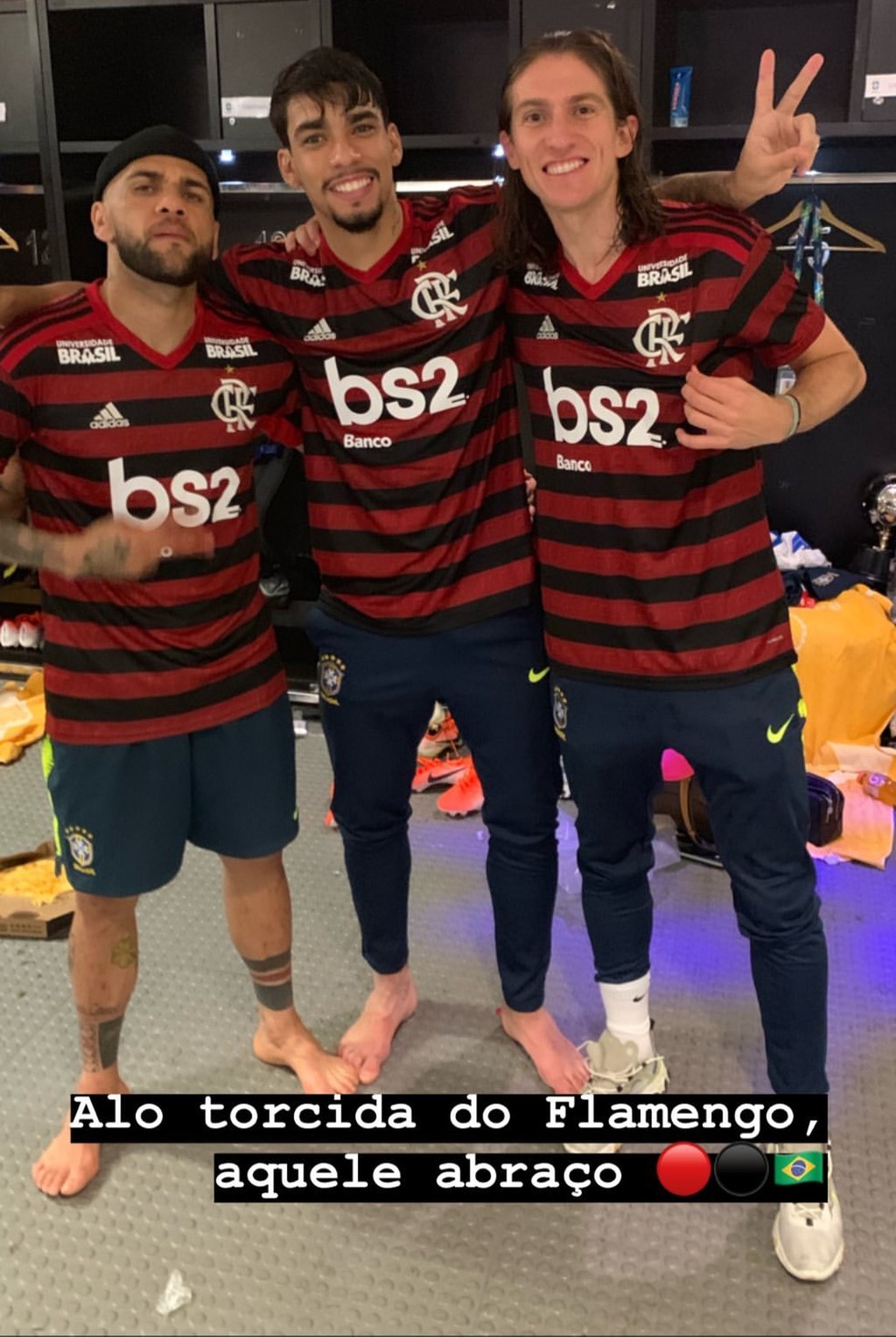 Lucas Paquetá posta foto ao lado de Filipe Luís e Daniel Alves — Foto: Reprodução