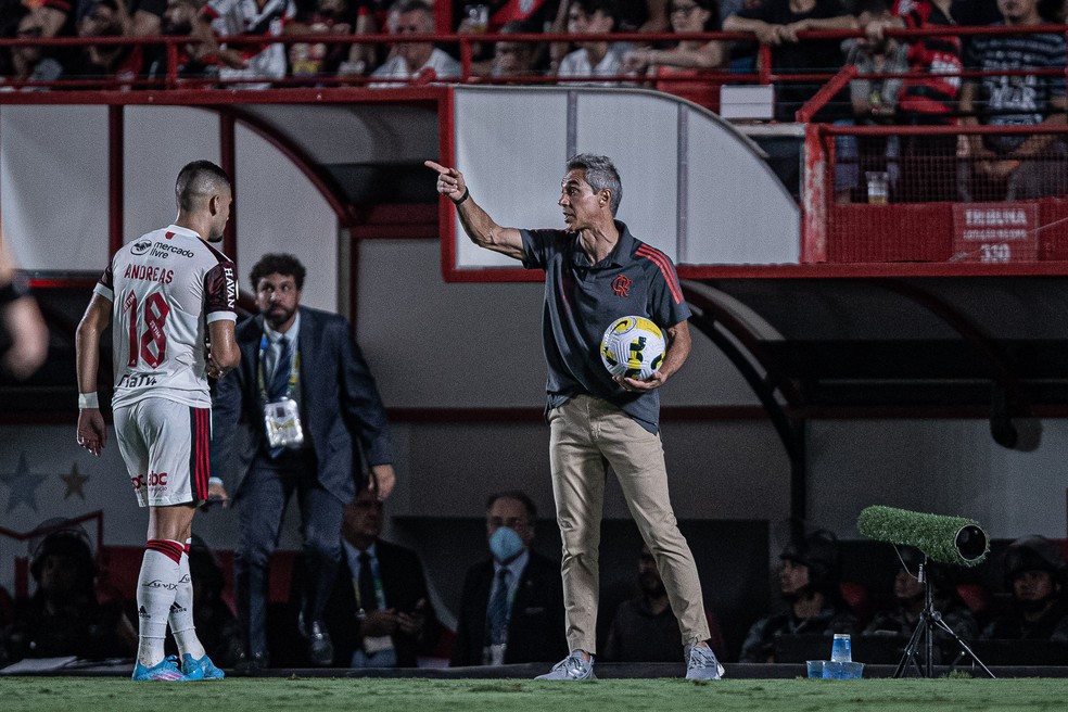 Após empate, Paulo Sousa elogia segundo tempo do Flamengo e entrada de meio-campista: Muito bem