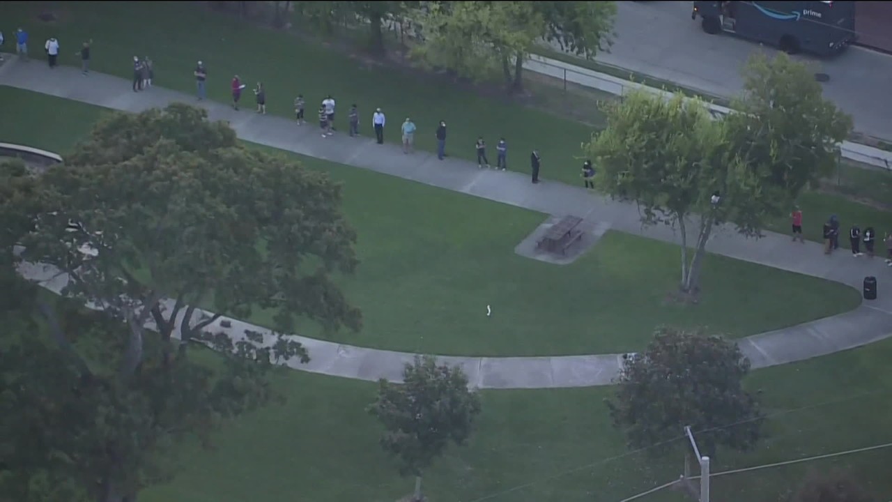 Eleitores americanos enfrentam longas filas para votar