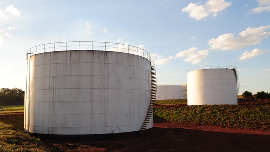 Brasil volta a aplicar tarifa de importação de etanol