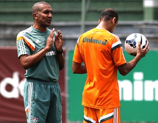 Grêmio faz rodízio de perfis e retoma aposta em emergente contra maldição