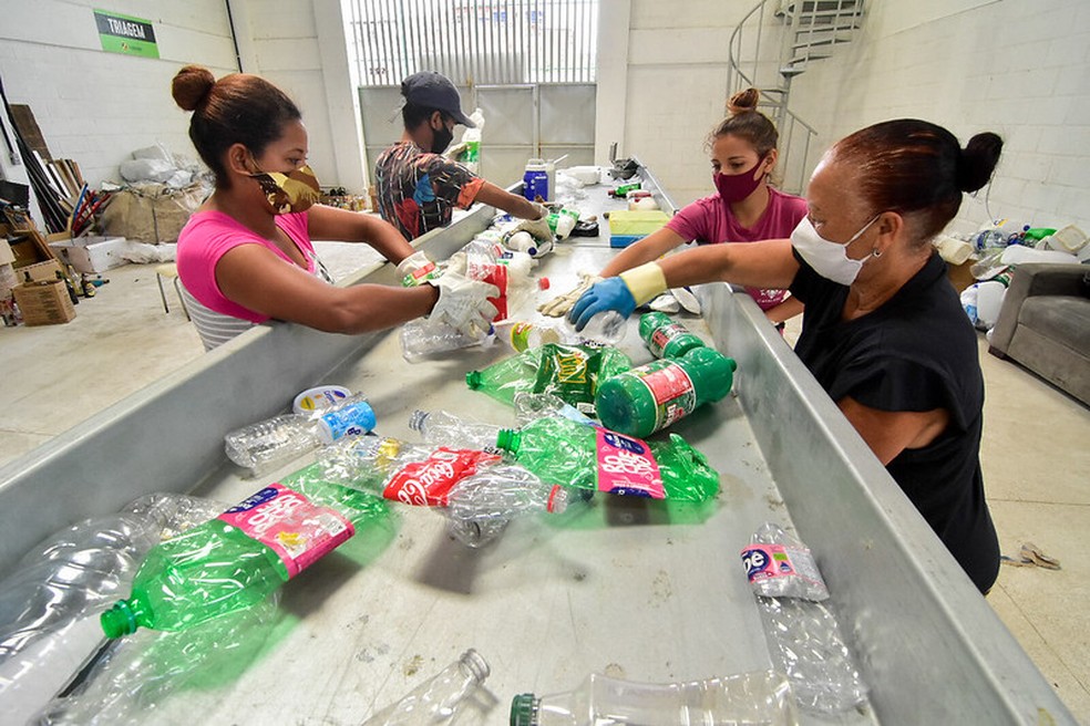 Catadores de resíduos recicláveis — Foto: Edmilson Tanaka