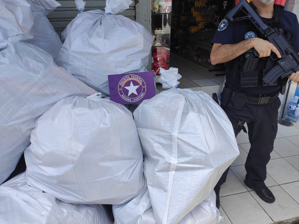 Brinquedos importados falsificados foram apreendidos pela Receita Federal e pela Pol&iacute;cia Civil no Recife &mdash; Foto: Receita Federal/Divulga&ccedil;&atilde;o