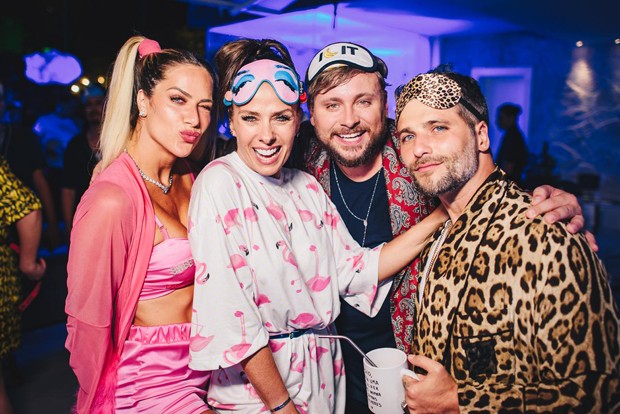 Inspect fan Champagne Giovanna Ewbank e Léo Fuchs comemoram aniversários com festa do pijama -  Quem | QUEM News