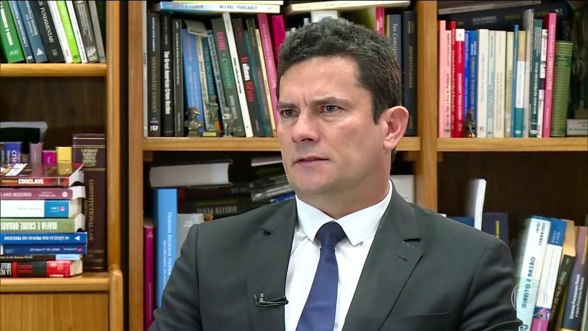 Defesa diz que preso suspeito de hackear autoridades tem problema psiquiátrico