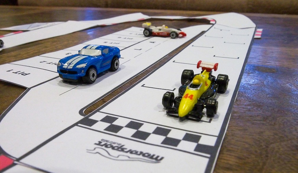 Quarentena Monte Pistas Pilotos E Carros Para Brincar Com Os Filhos Voando Baixo Ge Suma îmrumutului până la 100% din valoarea automobilului. quarentena monte pistas pilotos e