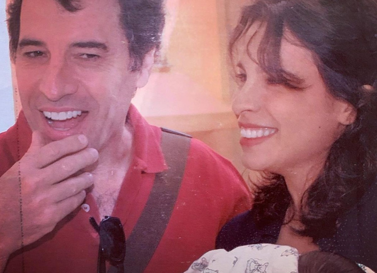 Paulo Betti e Maria Ribeiro no nascimento de João (Foto: Reprodução/Instagram)