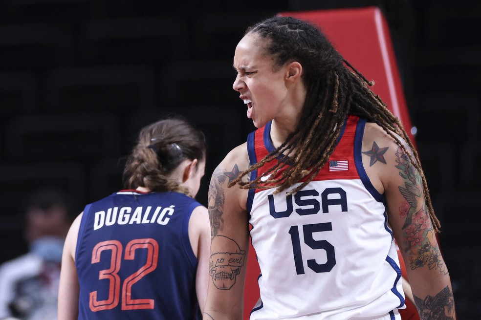 Estrela da WNBA, Brittney Griner é detida na Rússia por porte de drogas |  nba | ge