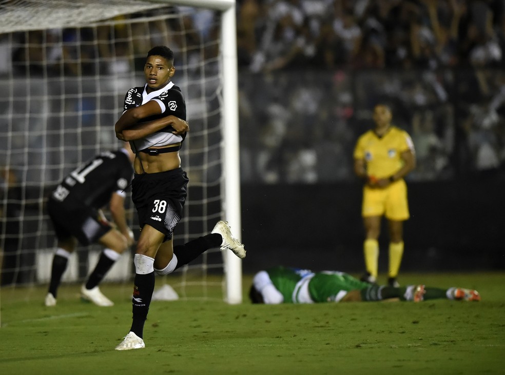 Marrony marcou pelo Vasco contra o Bahia em 2018 &mdash; Foto: Andr&eacute; Dur&atilde;o / GloboEsporte.com