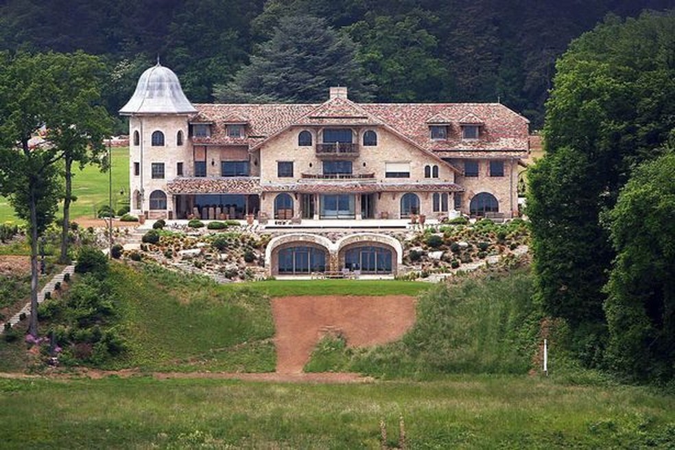 Casa de Michael Schumacher na Suíça estaria à venda — Foto: Reprodução