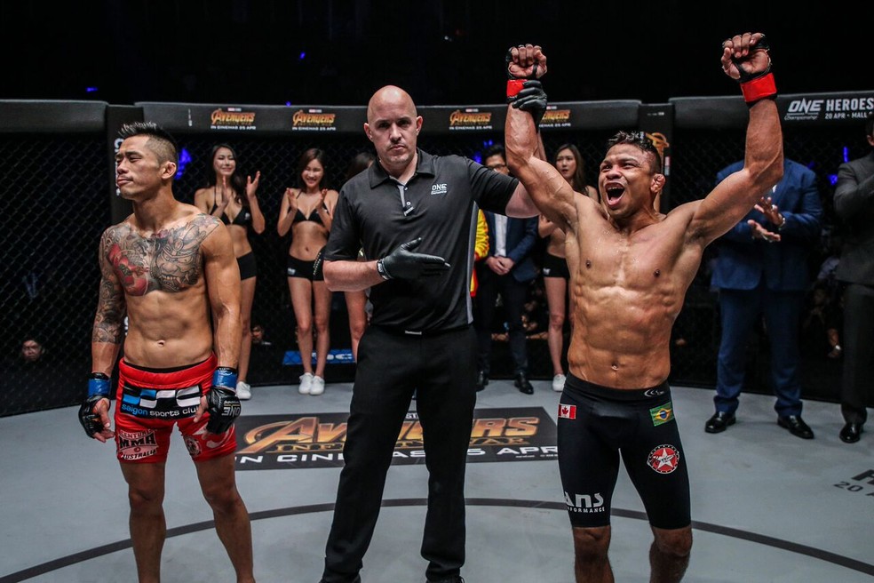 Bibiano Fernandes venceu Martin Nguyen por decisão dividida na luta principal do One Championship (Foto: Divulgação / One Championship)