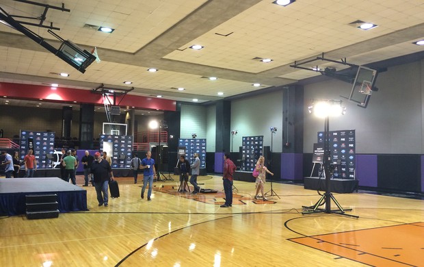 quadra do Phoenix Suns, UFC, media day (Foto: Marcelo Russio)