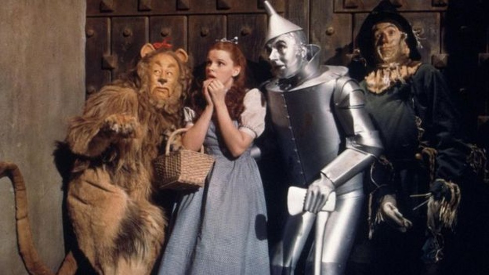 O enredo do filme é tão envolvente que é fácil confundir 'O Mágico de Oz' com um filme para a família tradicional — Foto: Reprodução/Alamy