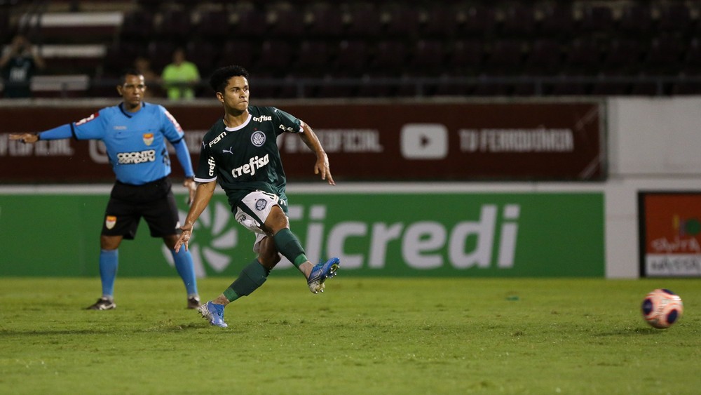 Gabriel Silva, destaque na Copa São Paulo, admite inspiração em xará por sonho no profissional
