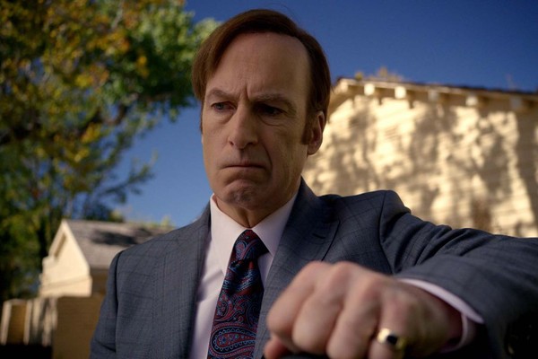 Após ataque cardíaco, ator de Better Call Saul é indicado ao Emmy