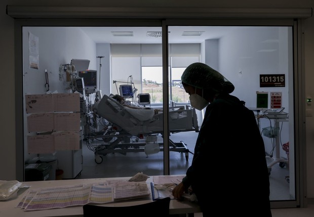 Paciente em UTI; hospital; covid (Foto: Guven Yilmaz/Anadolu Agency via Getty Images)