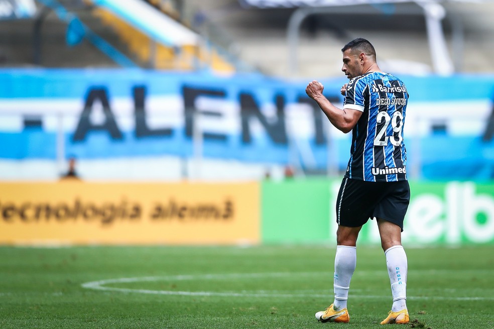 Diego Souza pode superar Cebolinha como maior artilheiro do Grêmio desde 2014