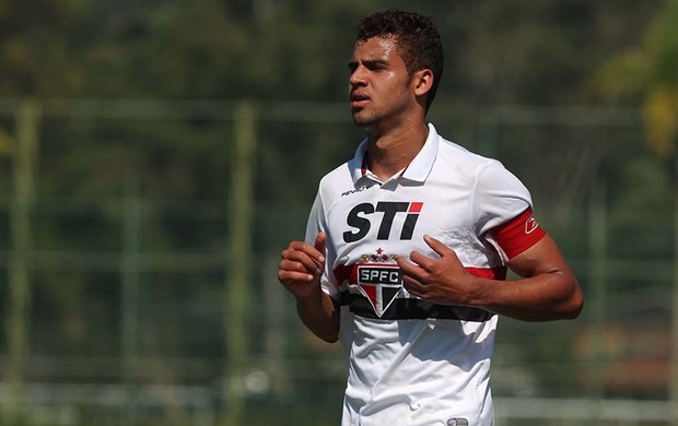 Recém-promovido, novato do São Paulo é obrigado a 'esquecer' apelido