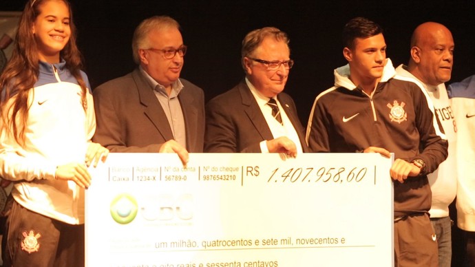 Corinthians assina convênio olímpico (Foto: Divulgação/CBCf)