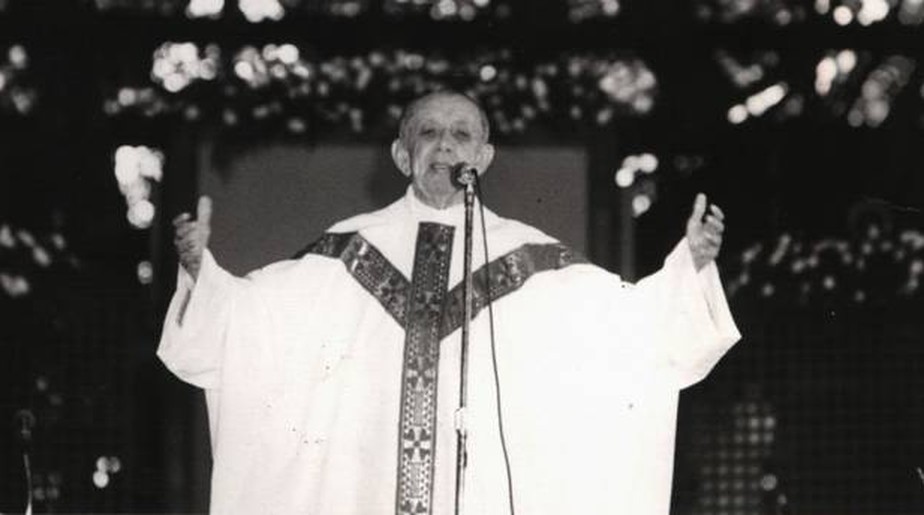 Fundador da CNBB e de obras sociais, arcebispo Dom Hélder Câmara ganhou notoriedade por sua luta pela democracia