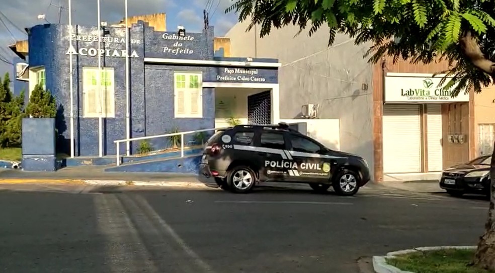 Operação policial cumpre mandados na Prefeitura de Acopiara, no interior do Ceará — Foto: Lindomar Rodrigues/Arquivo pessoal